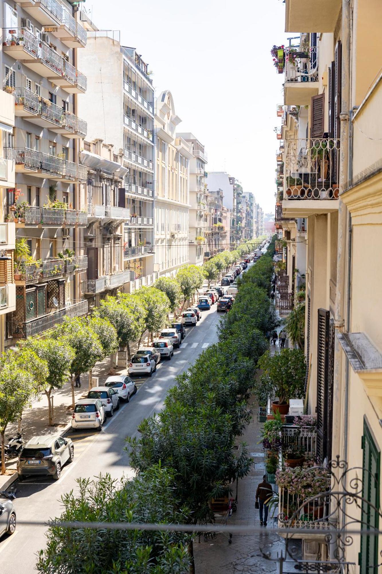 Sulla Via Del Teatro Apartment Bari Exterior photo